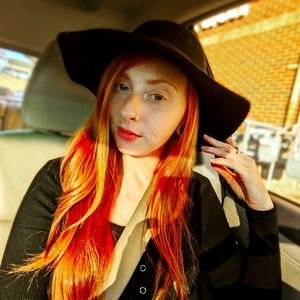 Meet your Posher, Alexis